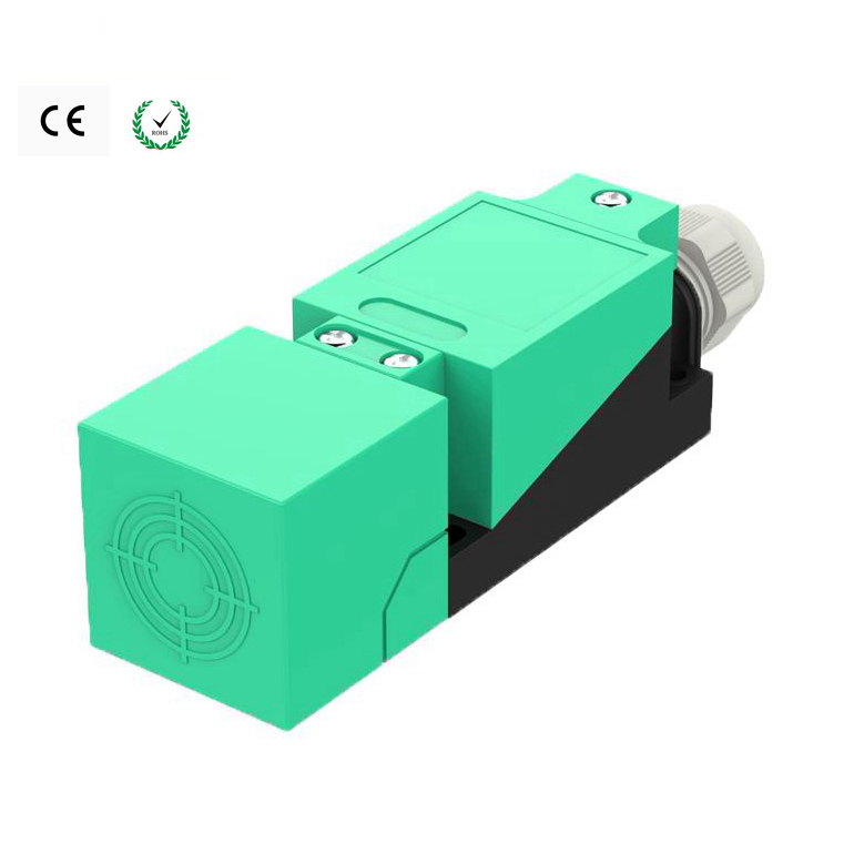 Q40 DC inductive proximity sensor 5 way rotatable sensing head